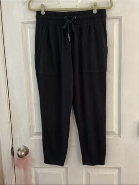 Threads 4 Thought Black BEX Pull on Drawstring Pockets Jogger Capri Pants EUC S
